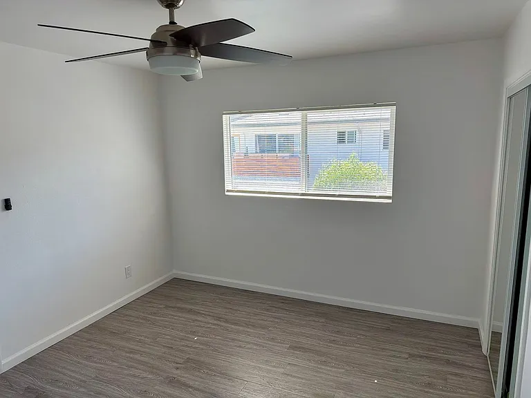 4959 Romaine St — Photo 20