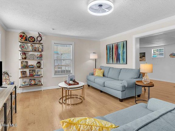 4th image of 207 NE 72nd Street