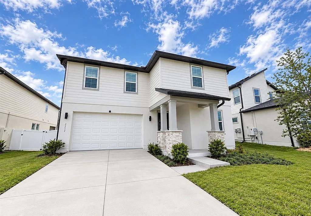 5 bed, 3.0 bath, 2811 sqft, $3,890 — Photo 1