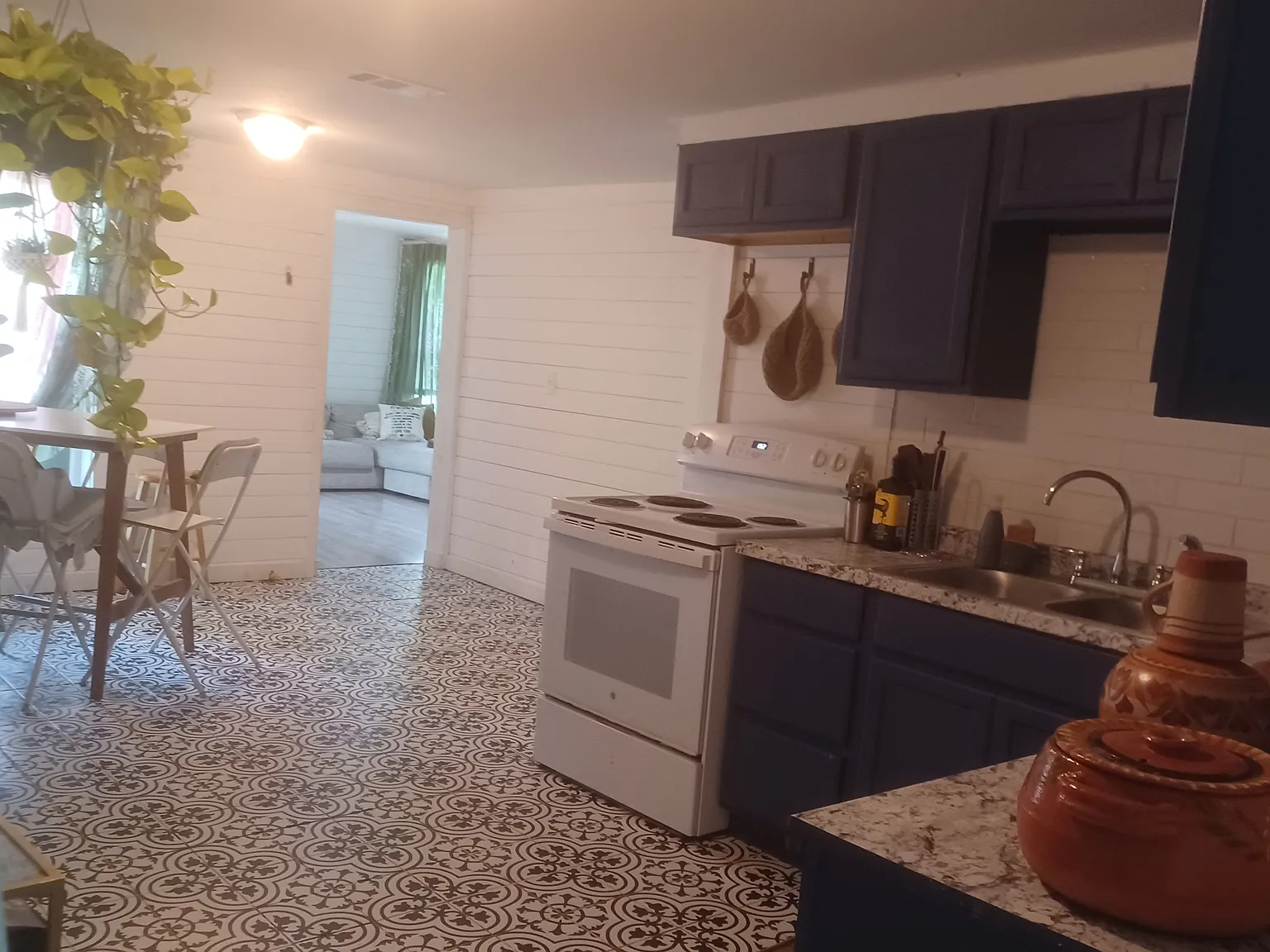 3 bed, 1328 sqft, $1,650 — Photo 4