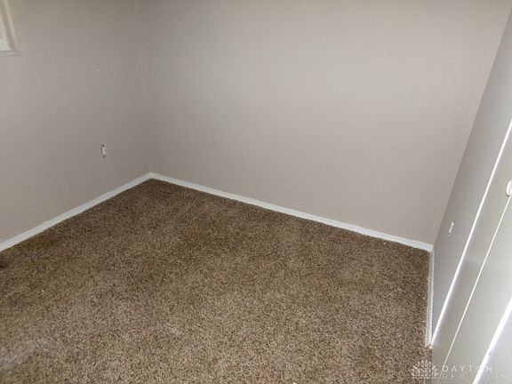 4th image of 303 Edgemoor Pl