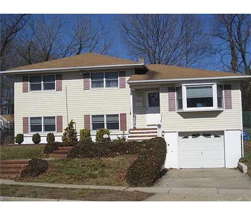 26 Grandview Ave photo 1