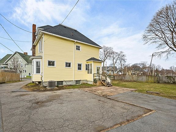 3rd image of 21 Kenilworth Ter