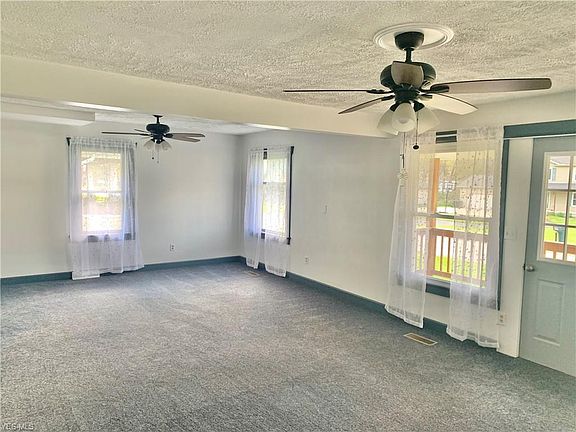 4th image of 4445 Arlington Blvd