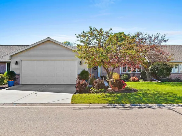 1567 River Pines Dr, Green Bay, WI 54311
