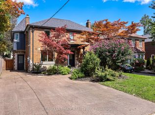 10 Field Ave, Toronto, ON M4G1Y6