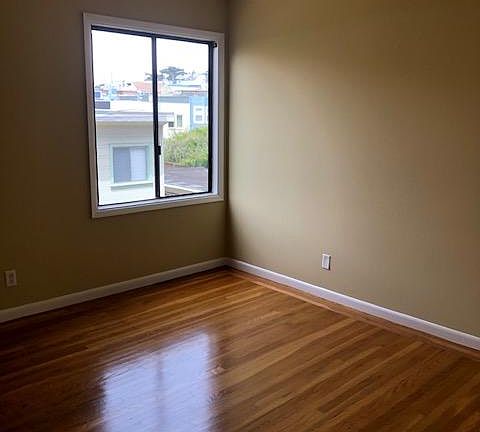 4th image of 2519 33rd Ave