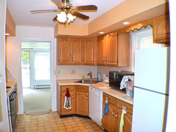 5th image of 327 Desoto Ave