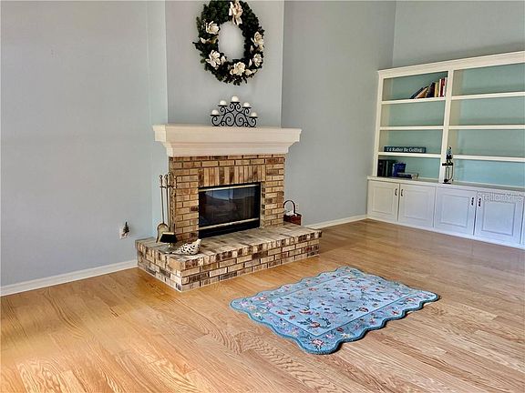3rd image of 1007 California Creek Dr