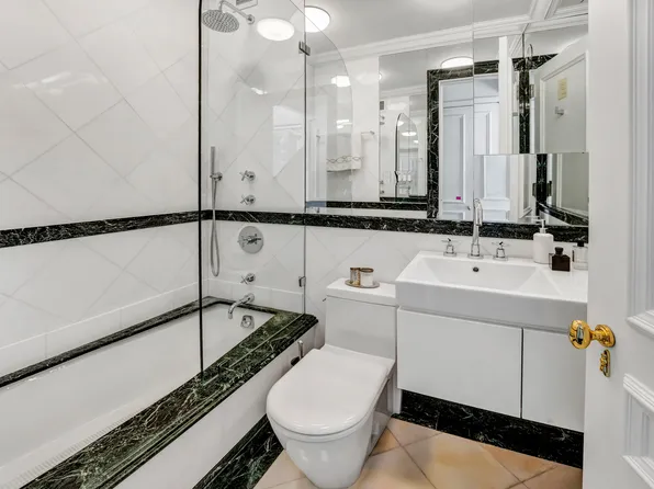 200 East 69th Street image 13 of 16