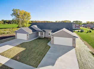 1784 Garroman Dr, De Pere, WI 54115