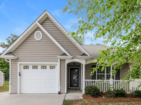 296 Konnoak Village Cir, Winston Salem, NC 27127