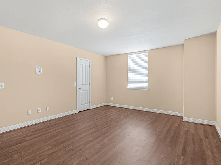 5488 Devonwood St — Photo 17