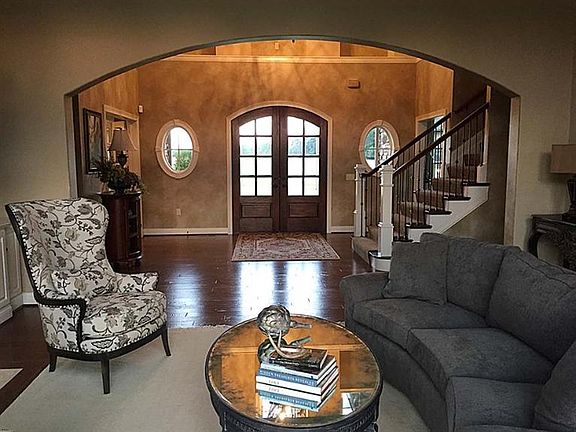 5th image of 556 Lakewood Farms Dr