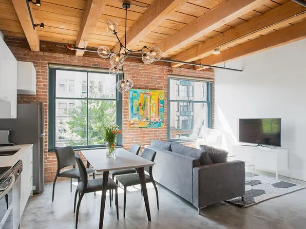 55 Cordova St E #319, Vancouver, BC V6A 0A5