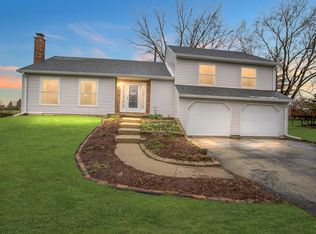 295 Pierce St, Gilberts, IL 60136