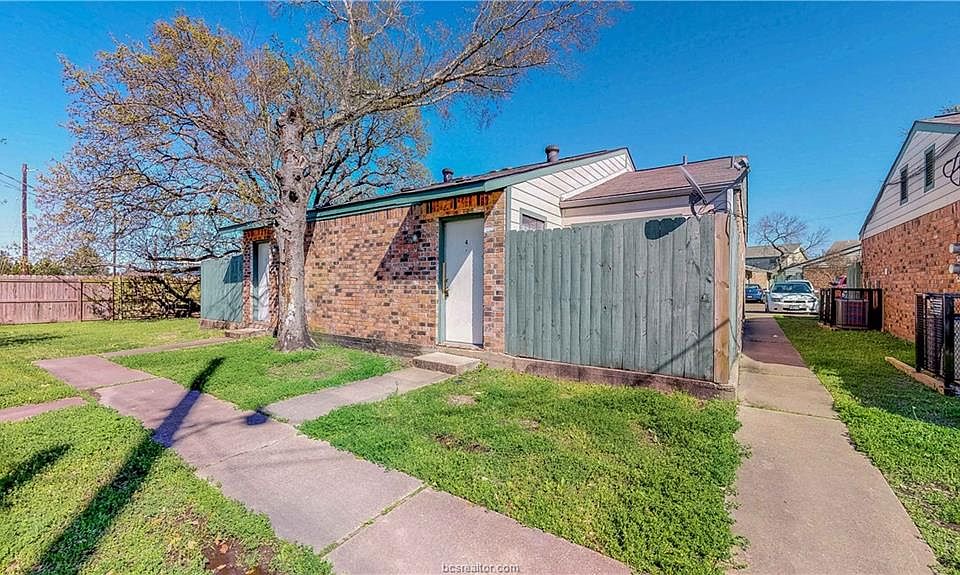 1st image of 725 Peppertree Dr APT 10