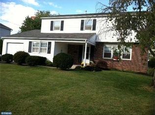 911 Phillips Rd, Warminster, PA 18974