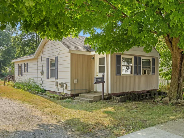 216 Mill St, Ionia, MI 48846