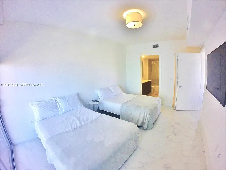 488 NE 18th St #2001 — Photo 10