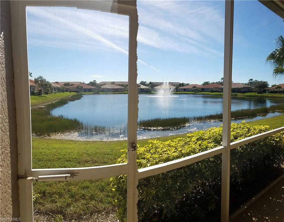 3 bed, 2.0 bath, 1742 sqft, $2,700 — Photo 2