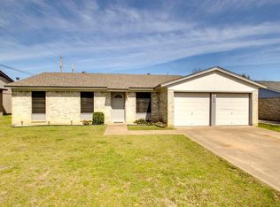 6029 Robin Dr, Watauga, TX 76148