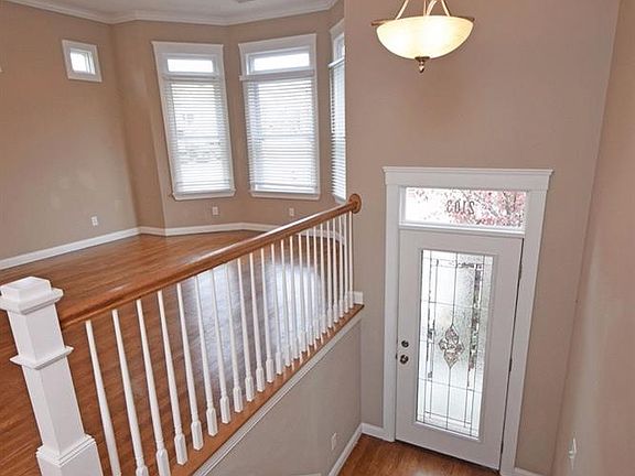 3rd image of 2103 Herrick Ave
