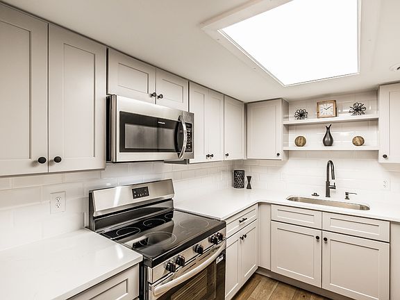 2nd image of 21 Vaughns Gap Rd APT 55