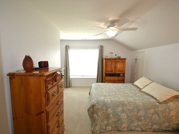 5th image of 3904 Pepperbush Dr