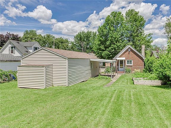 4th image of 286 E Hopocan Ave