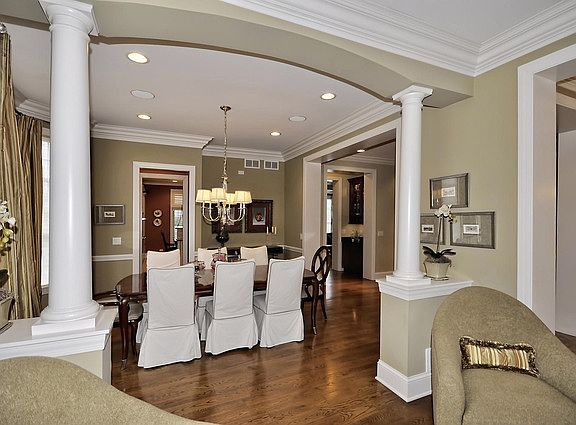 5th image of 231 E Colonial Dr