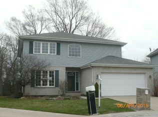 8209 S Luna Ave, Burbank, IL
