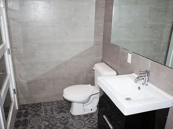 89 Ralph Avenue image 7 of 7