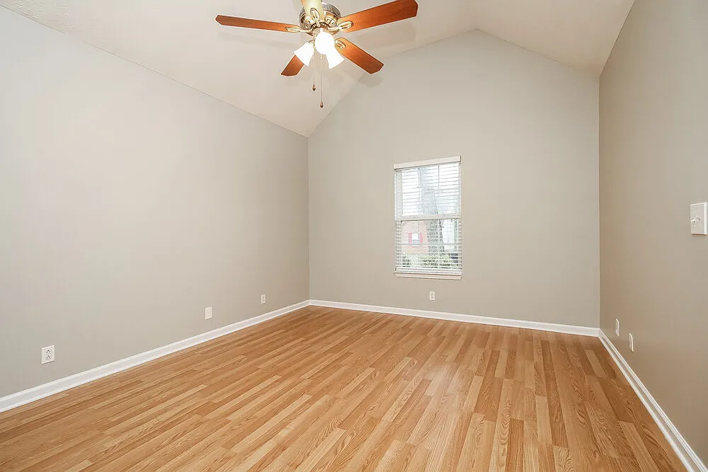 3 bed, 2.0 bath, 1229 sqft, $1,890 — Photo 4