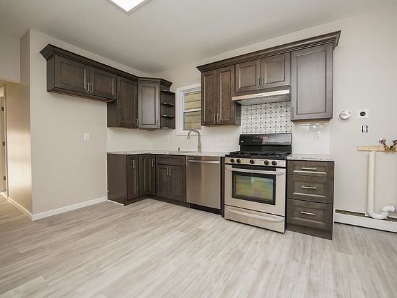 4th image of 104 Cambridge Ave Floor 2