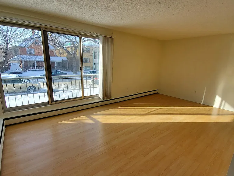 1724 10a St SW #206 — Photo 15