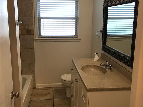 5th image of 1303 Buchanan Dr