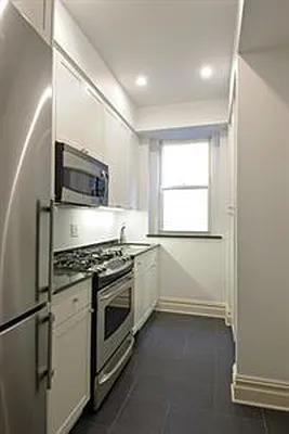 Rented by Douglas Elliman | media 33