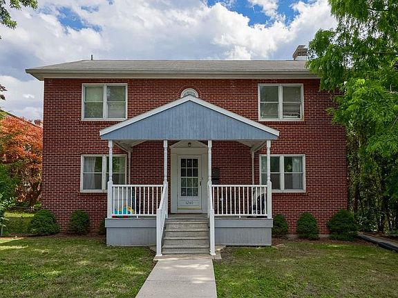 3rd image of 1240 Manor St
