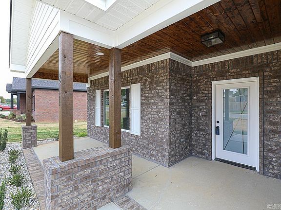 5th image of 211 Grant Dr