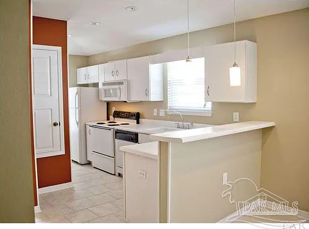 2 bed, 1.0 bath, 888 sqft, $1,300 — Photo 4
