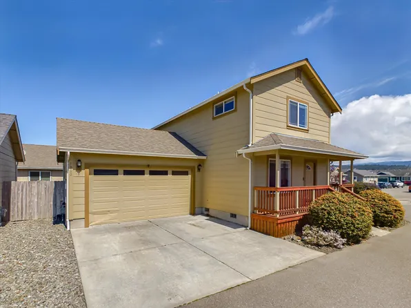 1860 Maplewood Dr, McKinleyville, CA 95519