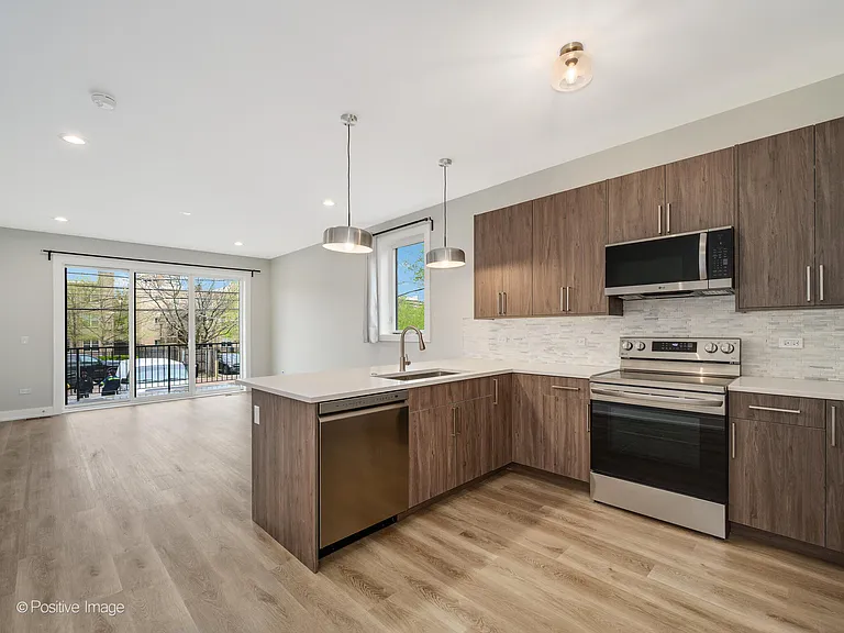 3944 S Indiana Ave #1R — Photo 5