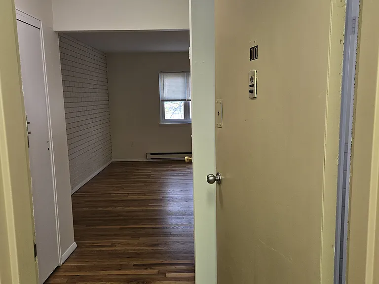 295 Battle Ave #1D — Photo 2