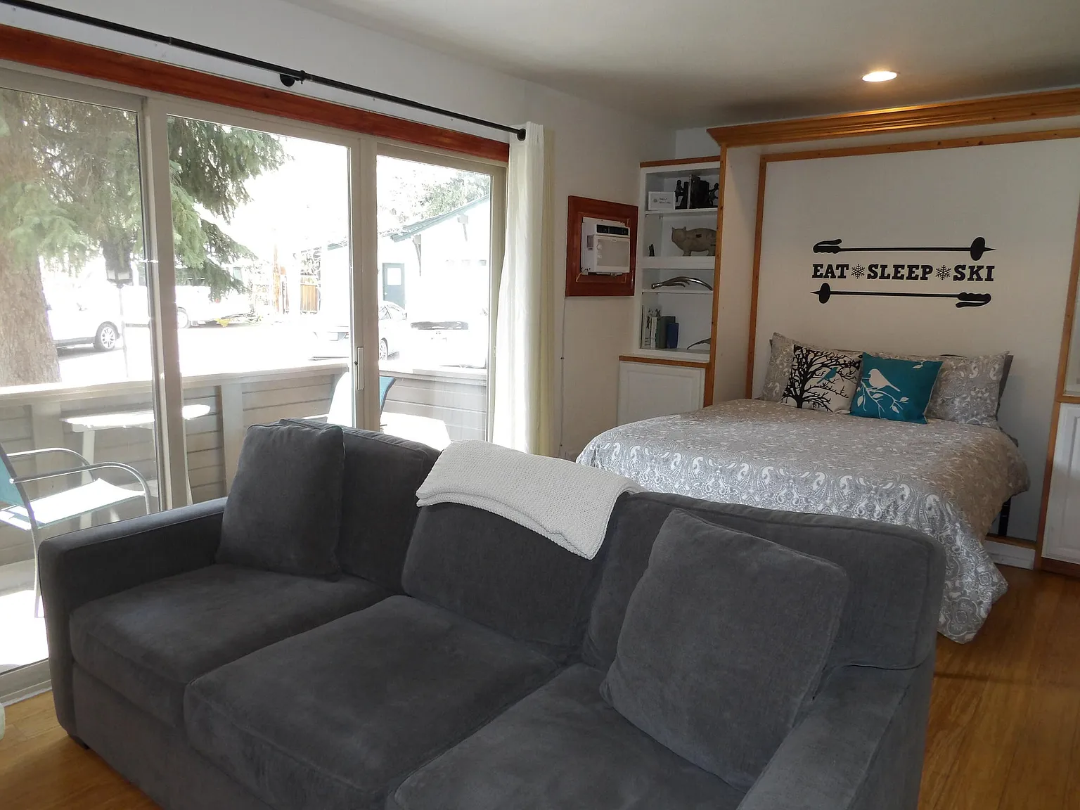 260 2nd Avenue South - 15 — Photo 3