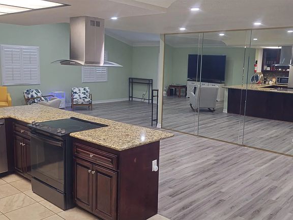 4th image of 1095 Stillwell Ave #1095