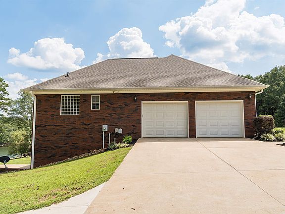 4th image of 575 Thorn Cove Dr
