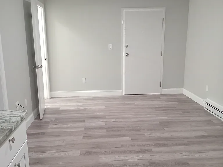 460 Main St #3 — Photo 6