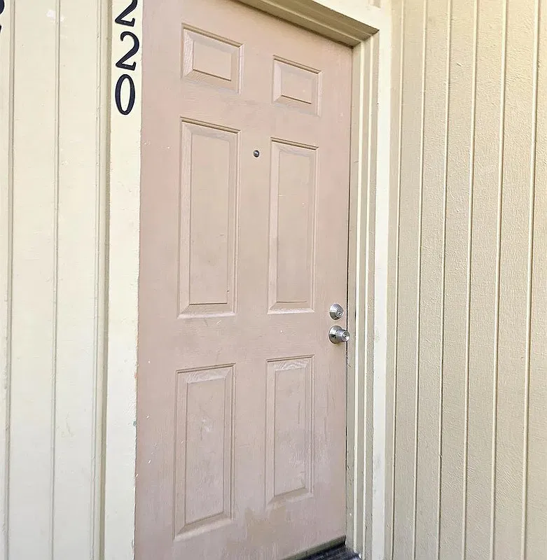 1 bed, 2.0 bath, 826 sqft, $1,384 — Photo 1