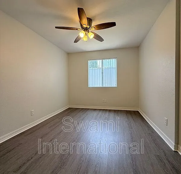 345 E Stepney St #4 — Photo 27